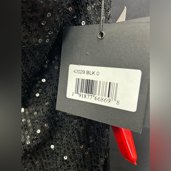 IEENA FOR MAC DUGGAL 42029 NWT Sequined Strappy One Shoulder Column Gown - Picture 6 of 7